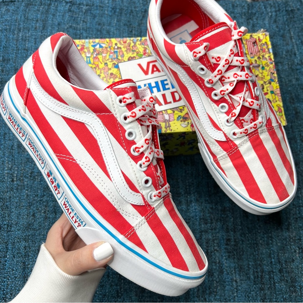 Vans x Where's Waldo International Stripes Old Skool Sneakers RARE Women's 10.5